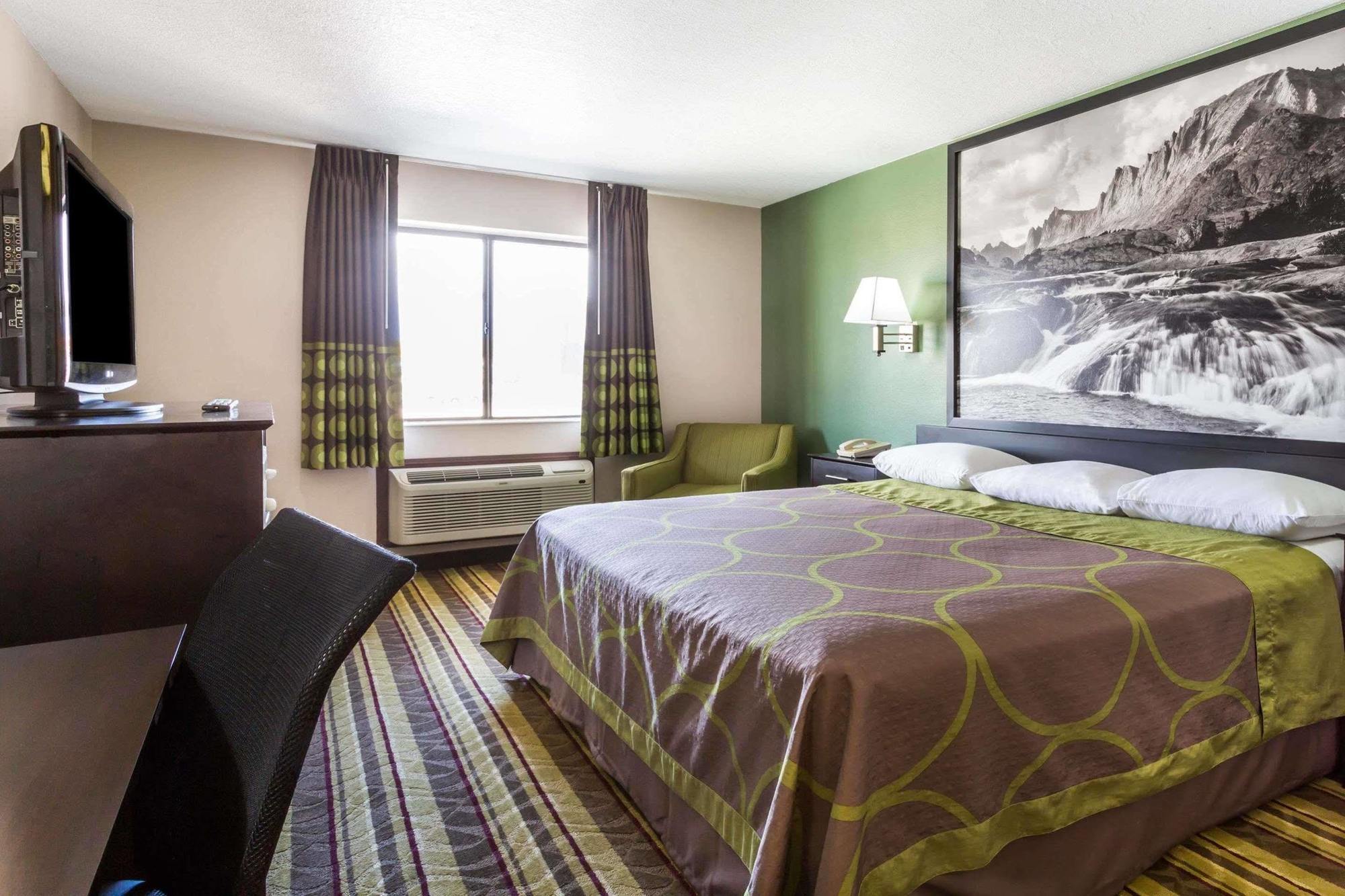Super 8 By Wyndham Rock Springs Hotel Екстериор снимка